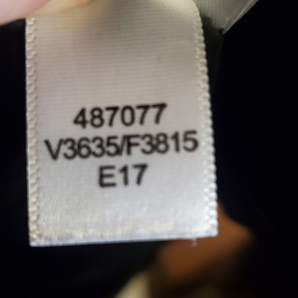 Victoria's Secret Luxurious Black Robe. Fleece. XS. MID LENGHTH. TIE WAIST - Picture 8 of 8